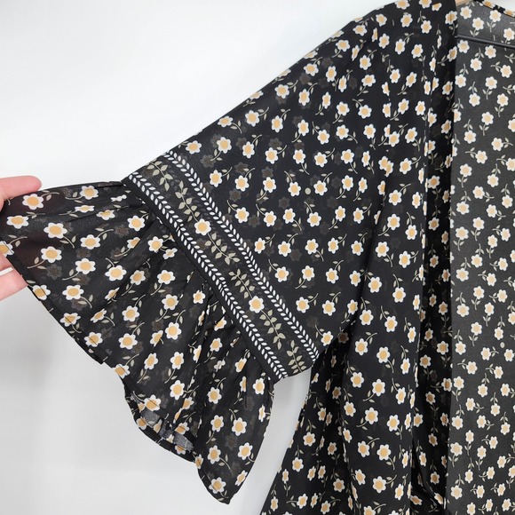 Max Studio Black Contemporary Floral Wrap Blouse Womens Large Cottage Career - Picture 6 of 7